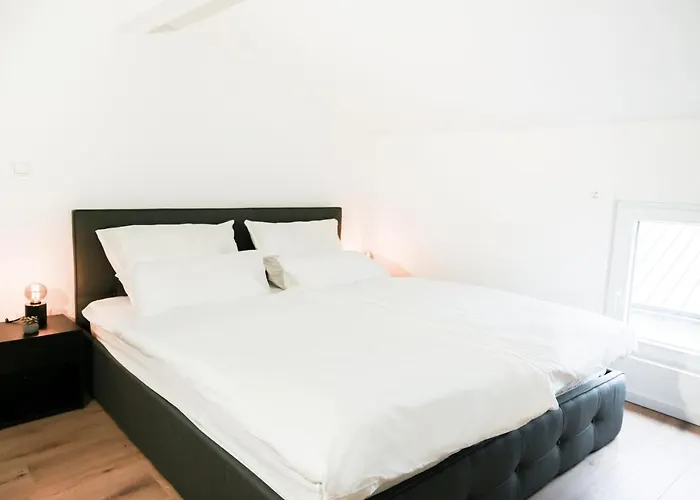 50qm In Zentral Gelegen Mit Hohen Decken - Beuys - * Krefeld