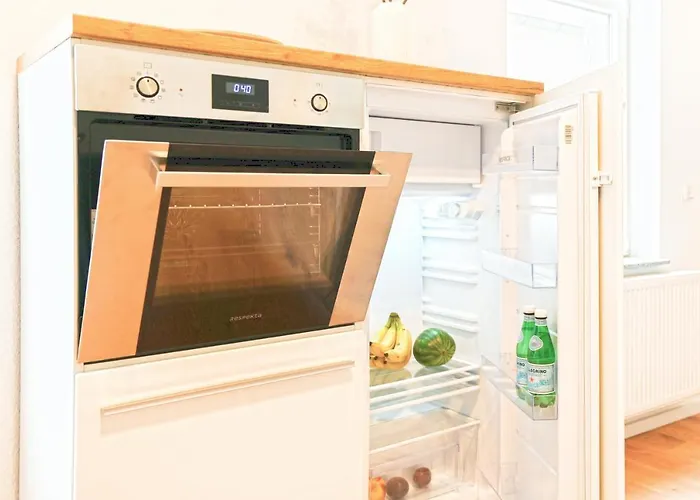 50qm In Zentral Gelegen Mit Hohen Decken - Beuys -