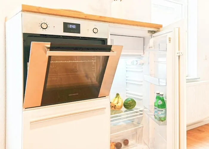 50qm In Zentral Gelegen Mit Hohen Decken - Beuys - *